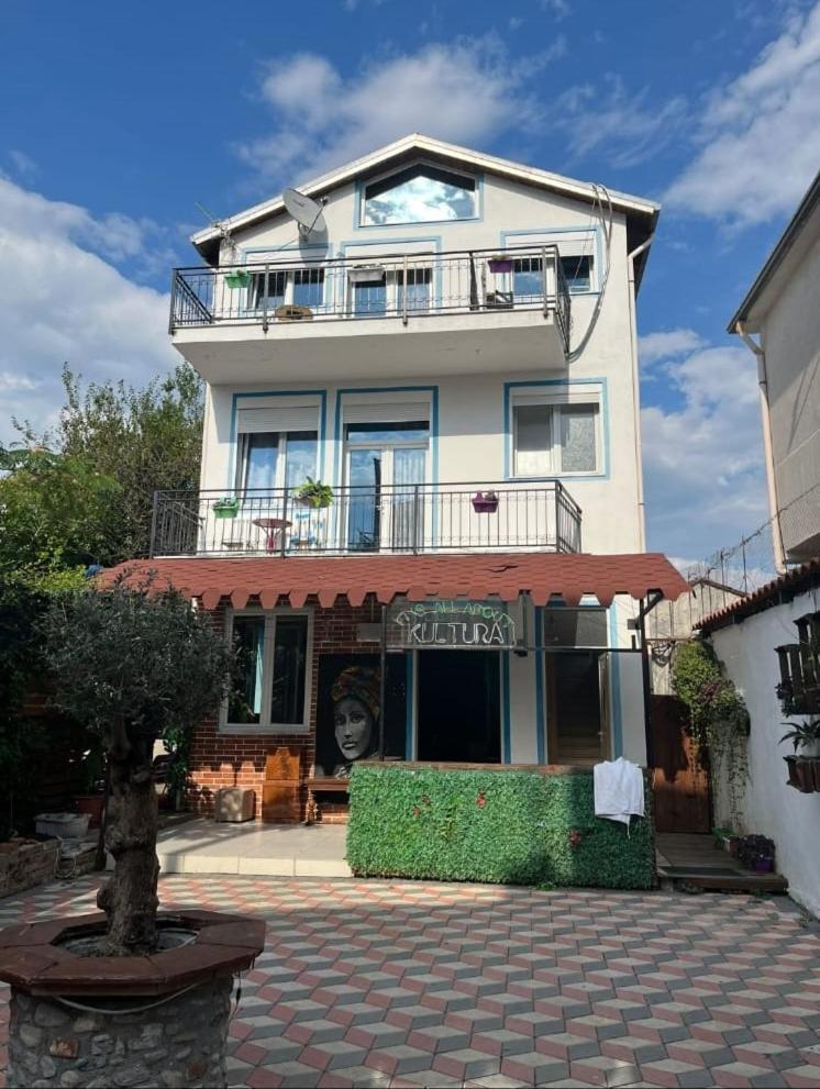 Kultura Hostel Шкодер Екстер'єр фото