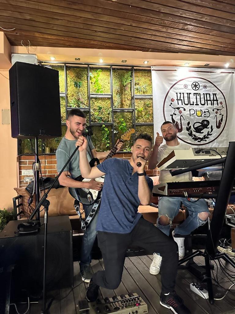 Kultura Hostel Шкодер Екстер'єр фото
