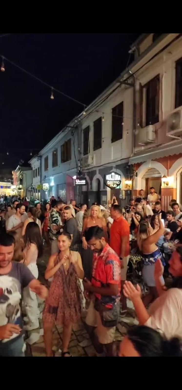 Kultura Hostel Шкодер Екстер'єр фото