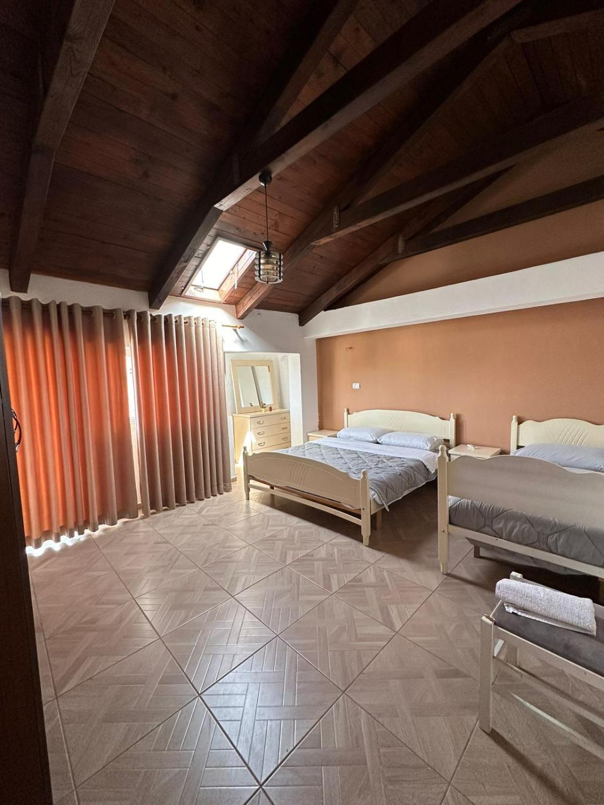 Kultura Hostel Шкодер Екстер'єр фото