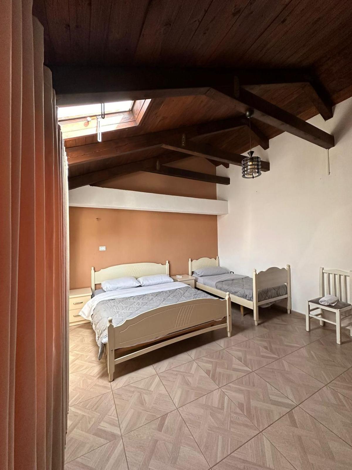 Kultura Hostel Шкодер Екстер'єр фото